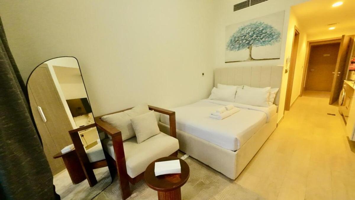 Apartment Amazing In Azizi Riviera 1